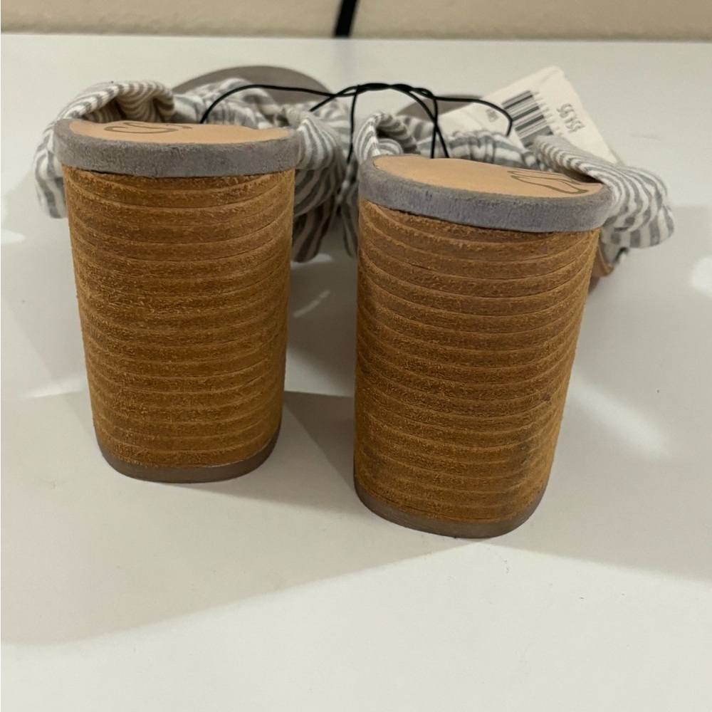 NWT Altar’d State CCOCCI Honey Gray White Stripe Knotted Block Heel Sandals 10 - Picture 7 of 8